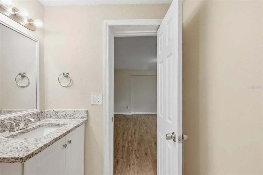 Photo of 6138 OAKCREST CIRCLE