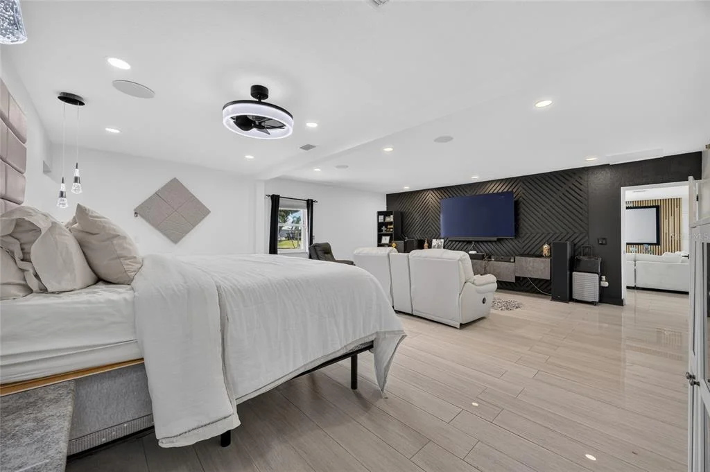 Photo of 6484 ANGLE PLACE