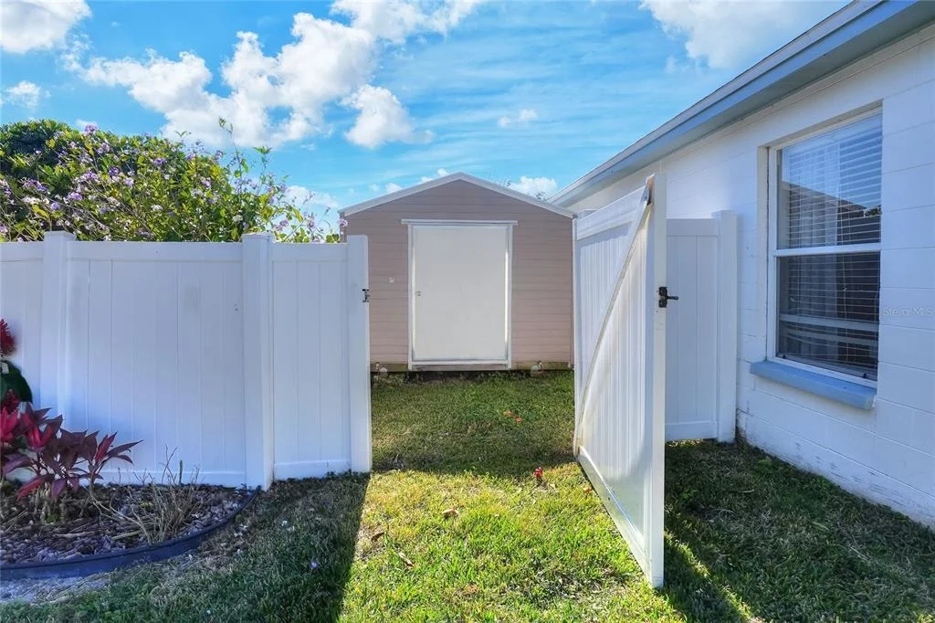 Photo of 412 EMERALD COVE LOOP