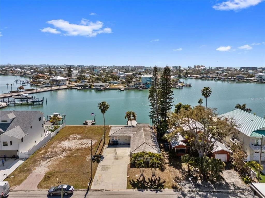 Photo of 837 BAY POINT DRIVE