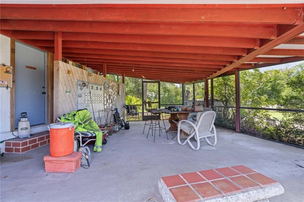 Photo of 2065 DUNCAN ROAD