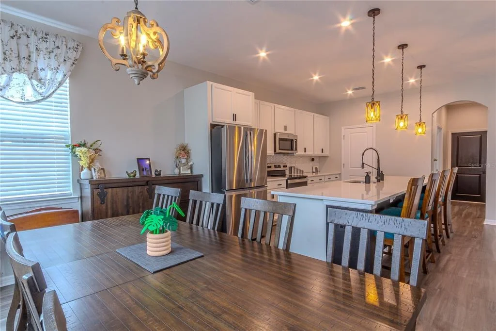 Photo of 1261 LONE PALM WAY