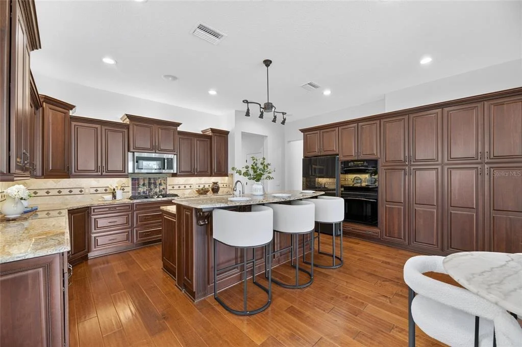 Photo of 715 ISLEBAY DRIVE