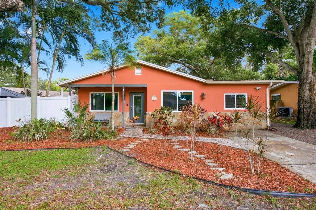 Photo of 961 LEXINGTON DRIVE