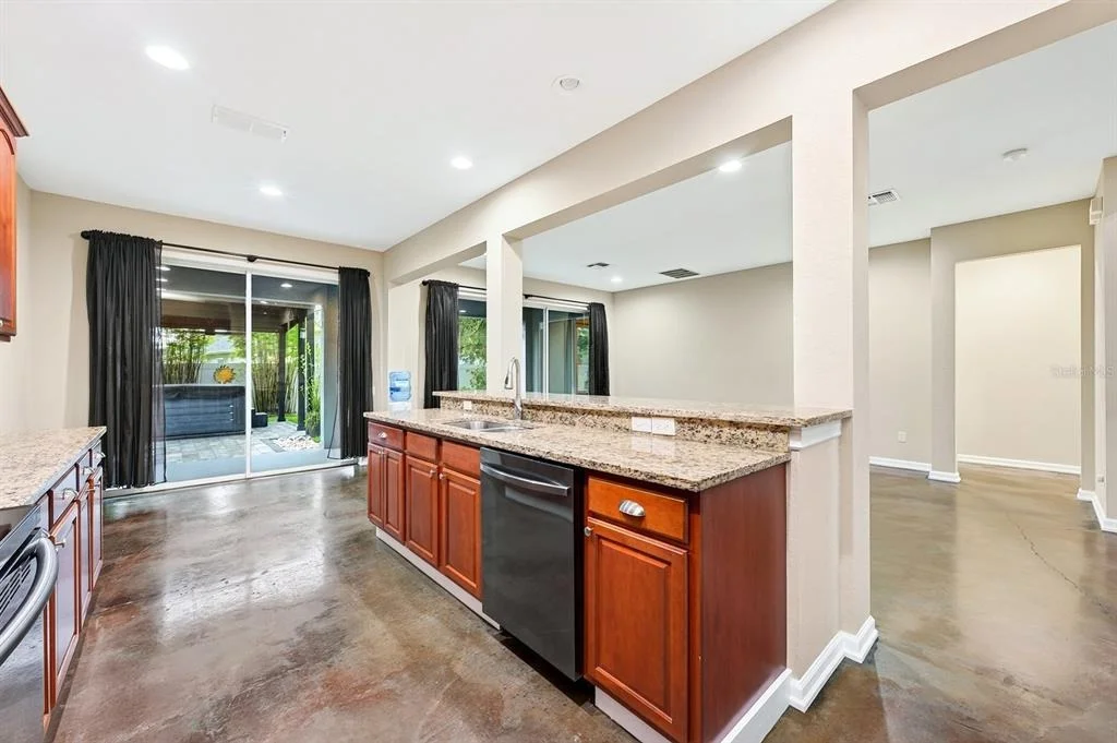 Photo of 1135 TOLUKE POINT