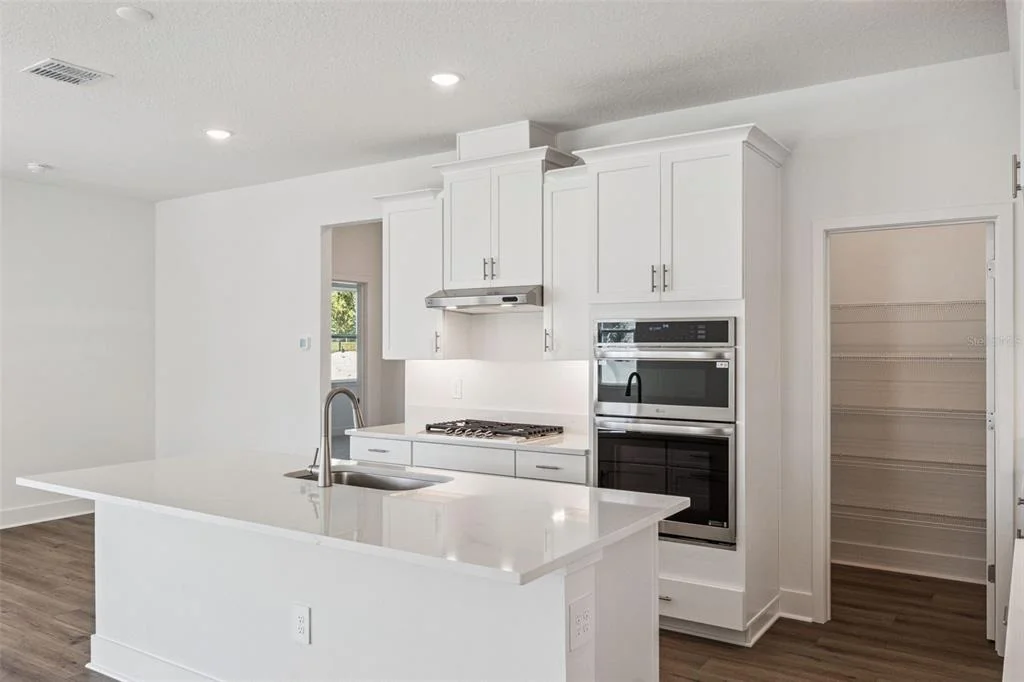 Photo of 526 EMERALD GROVE DRIVE