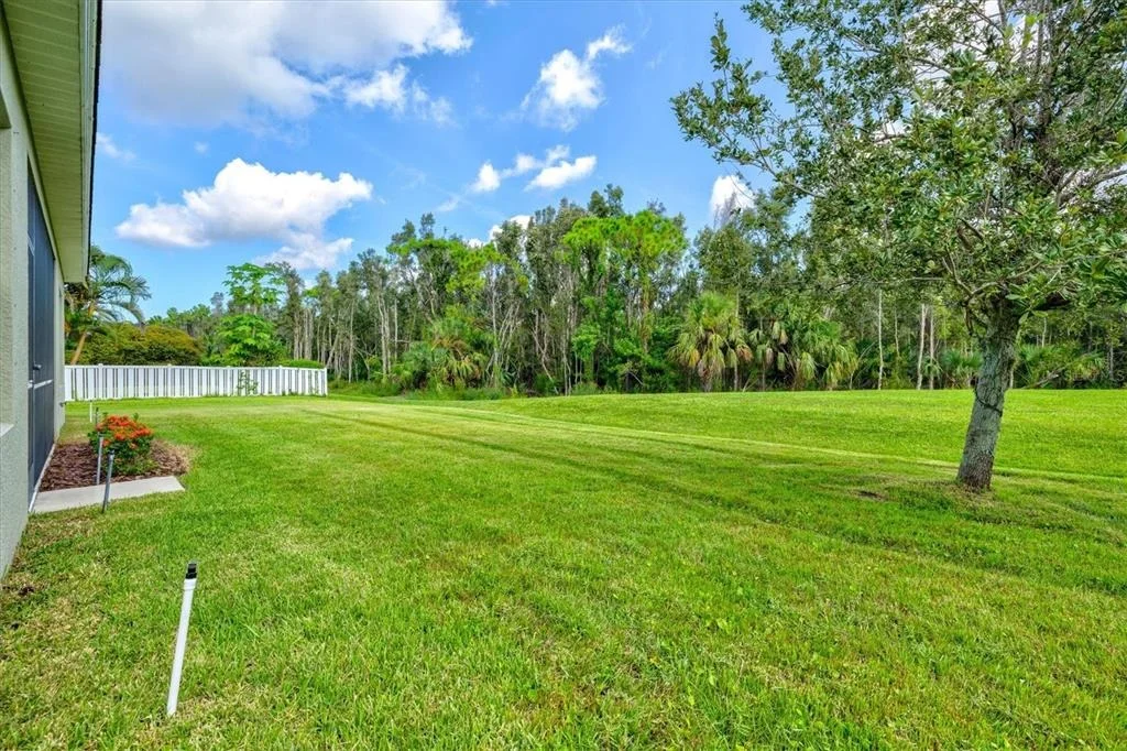 Photo of 128 AVENS DR
