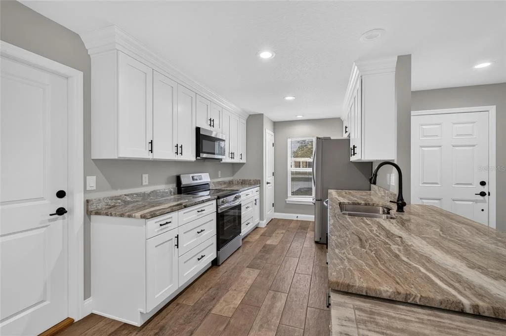 Photo of 6631 THORNHILL ROAD