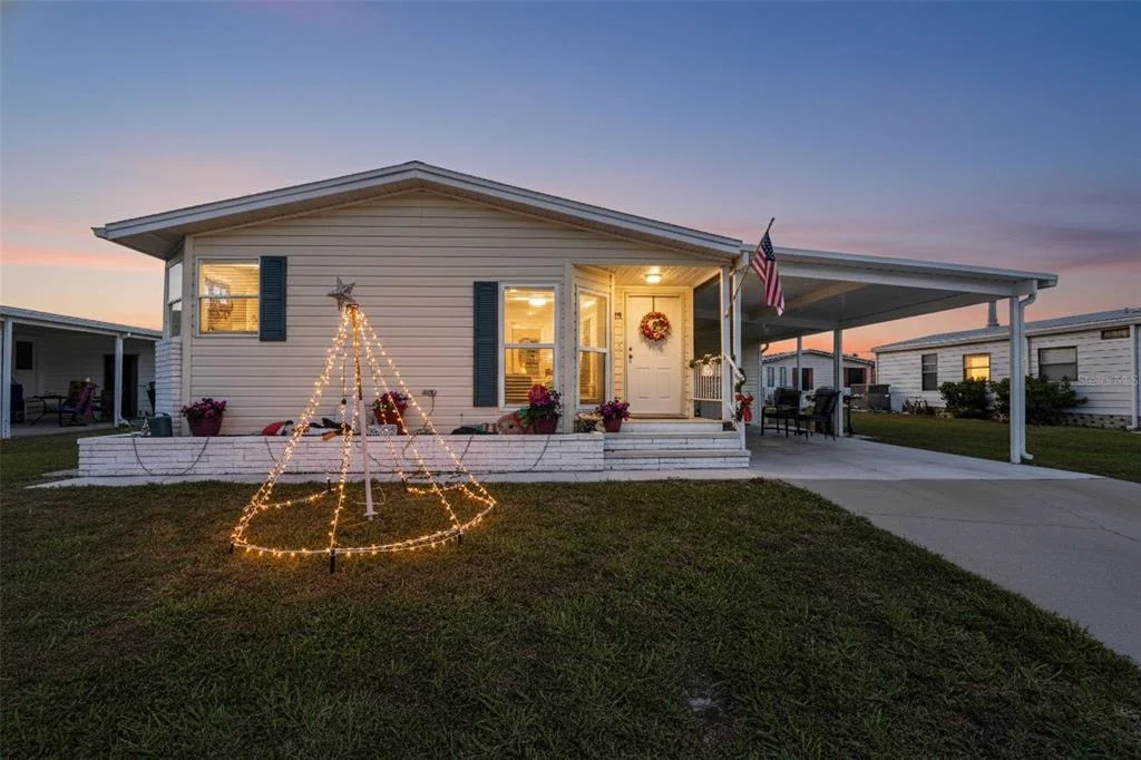 Photo of 512 LA PLAYA CIRCLE