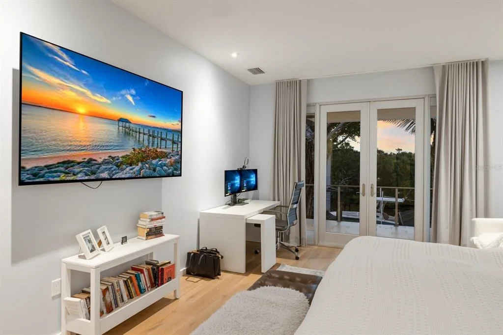 Photo of 238 ISLAND CIRCLE