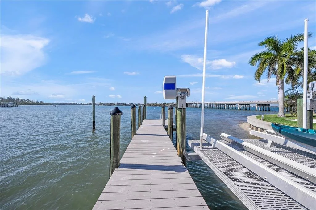 Photo of 1400 SIESTA DRIVE