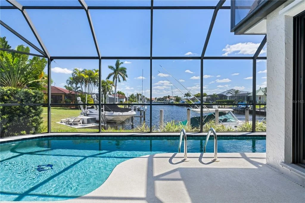 Photo of 308 COLONY POINT DRIVE
