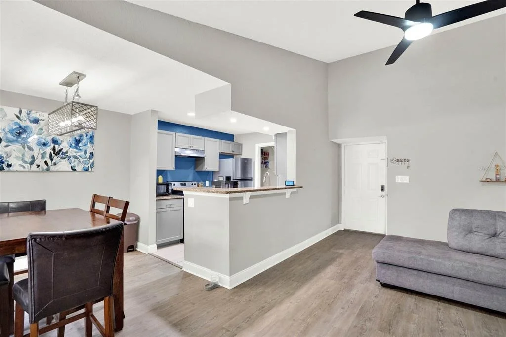Photo of Unit I201 at 5545 DEVONBRIAR WAY