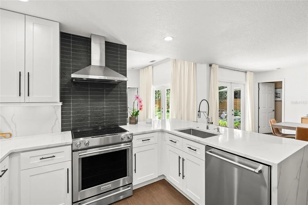 Photo of 319 BEARDED OAKS CIRCLE