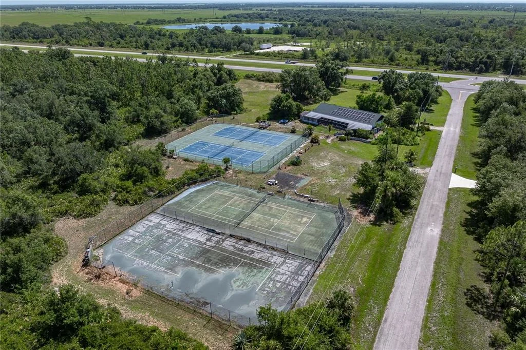 Photo of 2065 DUNCAN ROAD