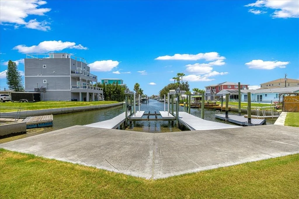 Photo of 6812 DRIFTWOOD DRIVE