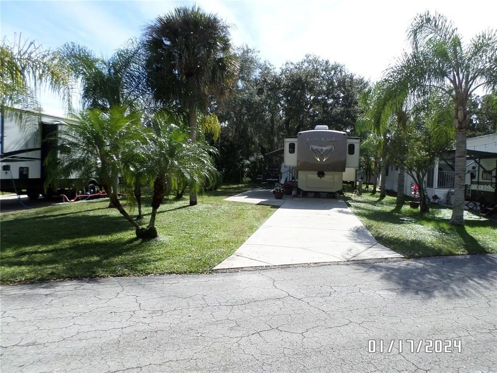 Photo of 76 NW ROAN ROAD