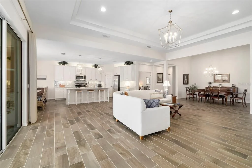 Photo of 332 CHANTILLY TRAIL