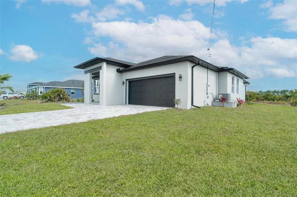 Photo of 384 BAYTREE DRIVE