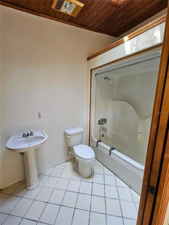 Photo of 4447 TIDEWATER DRIVE