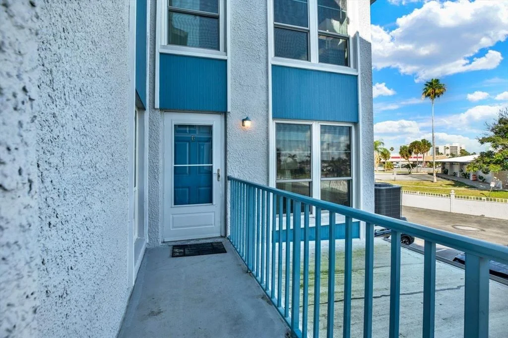 Photo of Unit E at 169 MEDALLION BOULEVARD