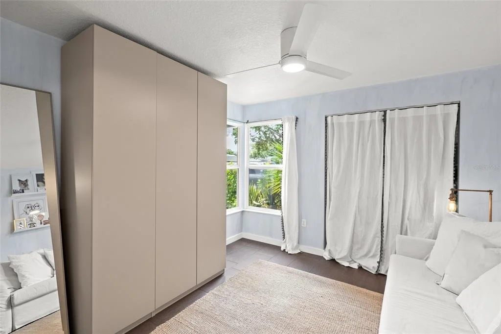 Photo of 319 BEARDED OAKS CIRCLE