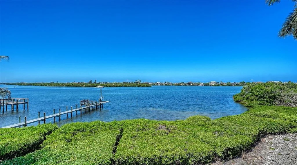 Photo of 321 LOOKOUT POINT DRIVE