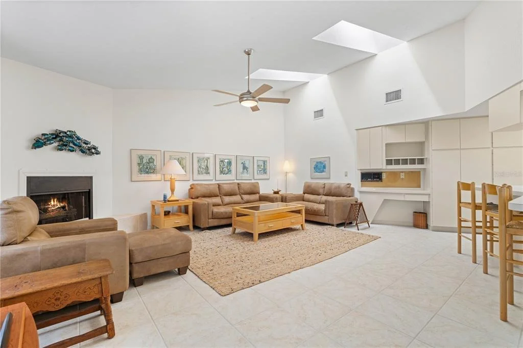 Photo of 308 COLONY POINT DRIVE