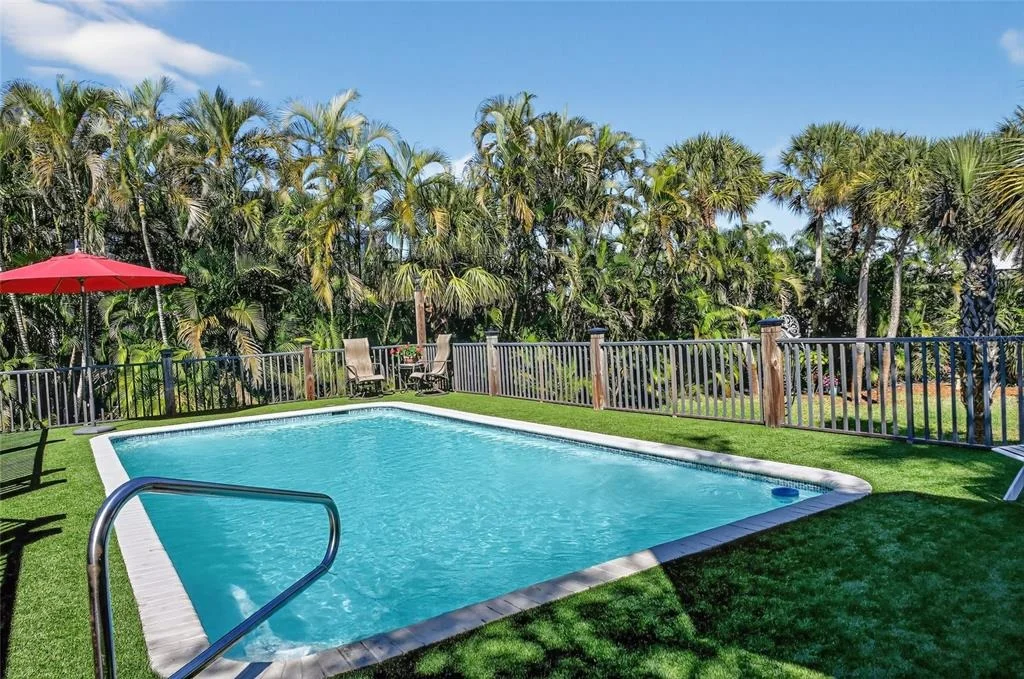 Photo of 10110 CREEKSIDE DRIVE