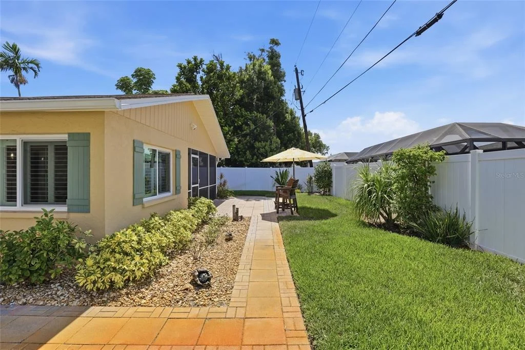 Photo of 707 BEVERLY ROAD