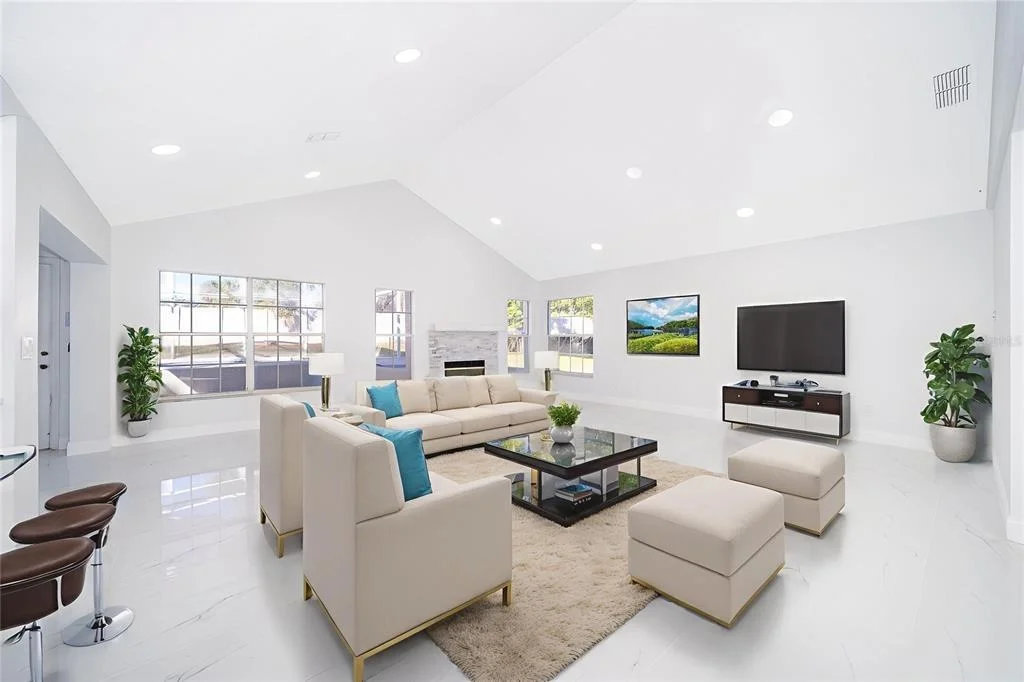 Photo of 1250 GLENMORE DRIVE