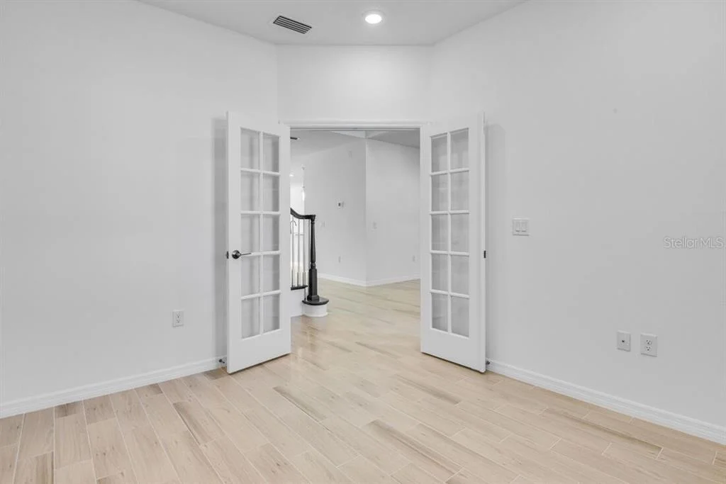 Photo of 846 JUNONIA BOULEVARD