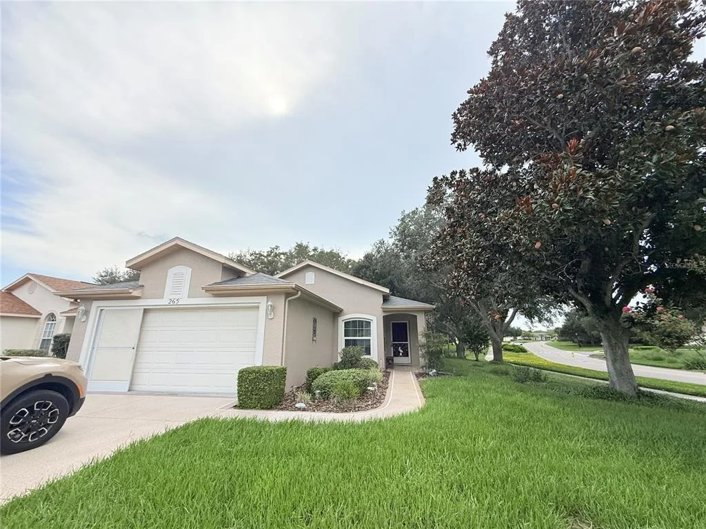 Photo of 265 CENTER OAK CIRCLE