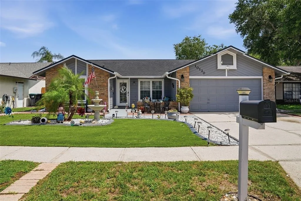 Photo of 10120 CHESHAM DRIVE