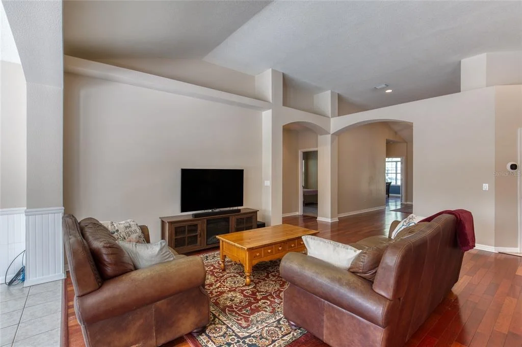 Photo of 5 WATERCLIFF LANE