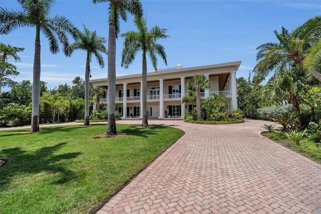 Photo of 8132 SANDERLING ROAD