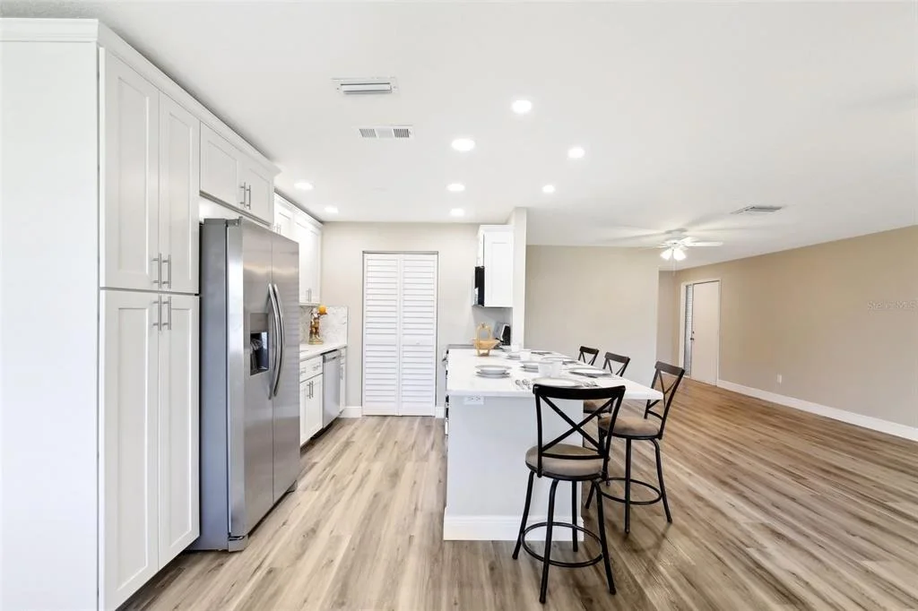 Photo of 1203 16TH CIRCLE SE