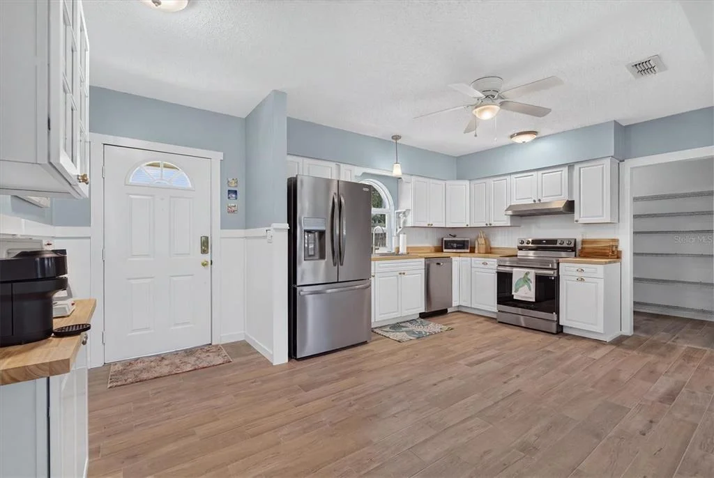 Photo of 6086 ISLAND DRIVE