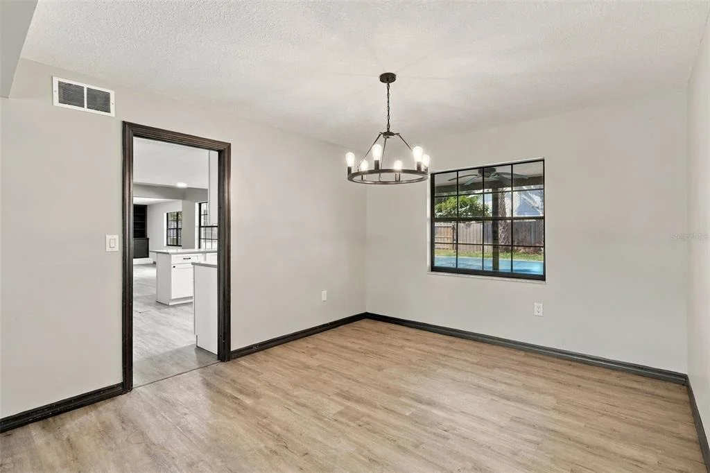 Photo of 3561 CALGARY LANE