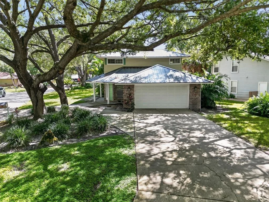 Photo of 6812 ARBOR OAKS DRIVE