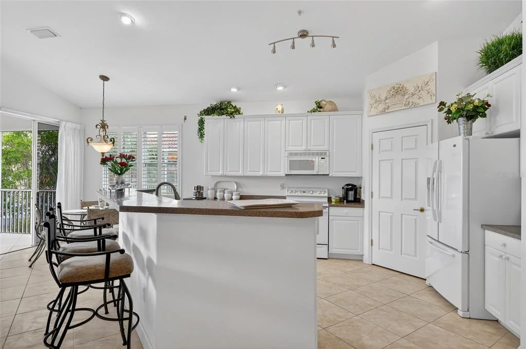 Photo of Unit D at 3336 SUNSET KEY CIRCLE