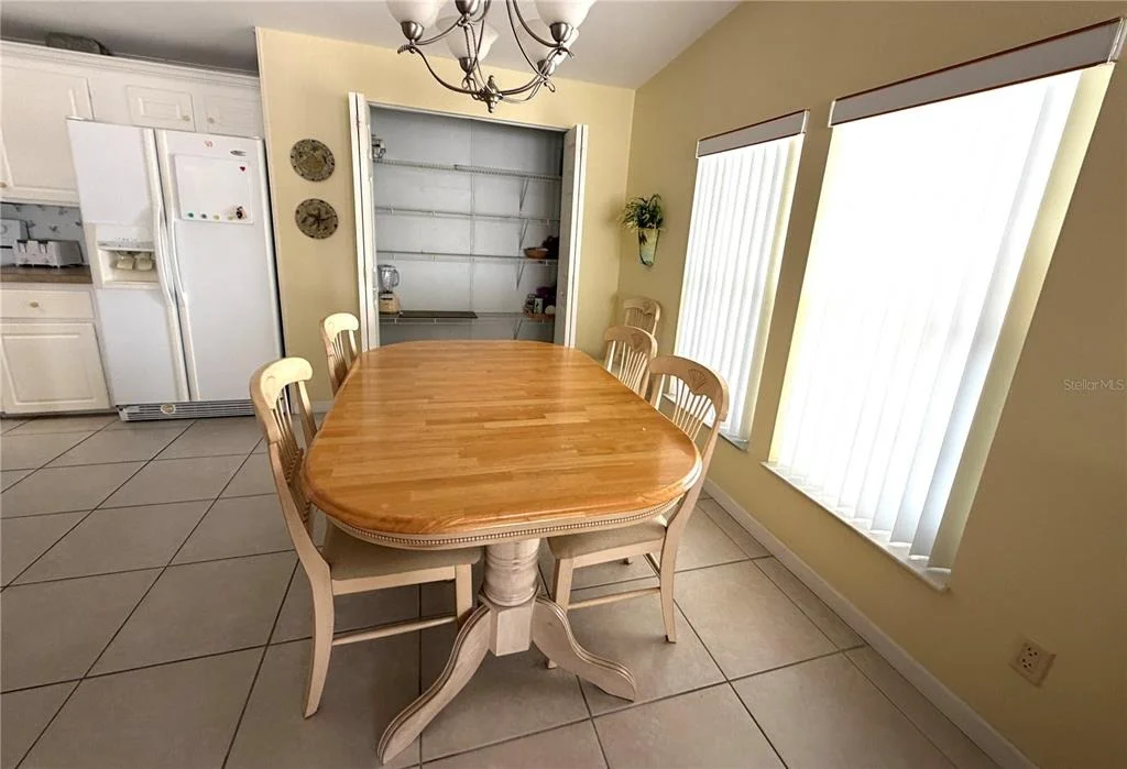 Photo of 817 S GREEN CIRCLE