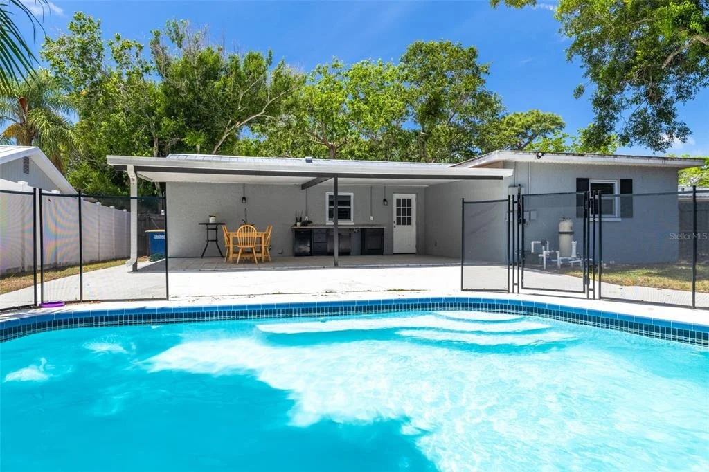 Photo of 1819 WEST DRIVE