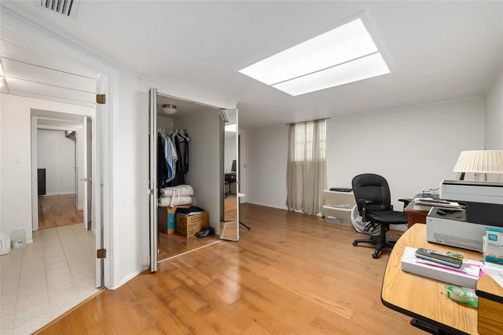 Photo of 505 NW 37TH PLACE