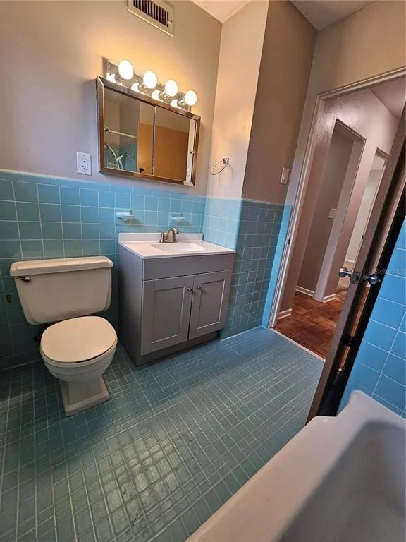 Photo of 880 OLEANDER DRIVE SE