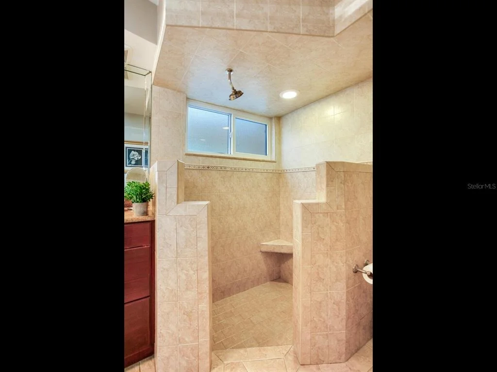 Photo of Unit B at 210 DOLPHIN POINT