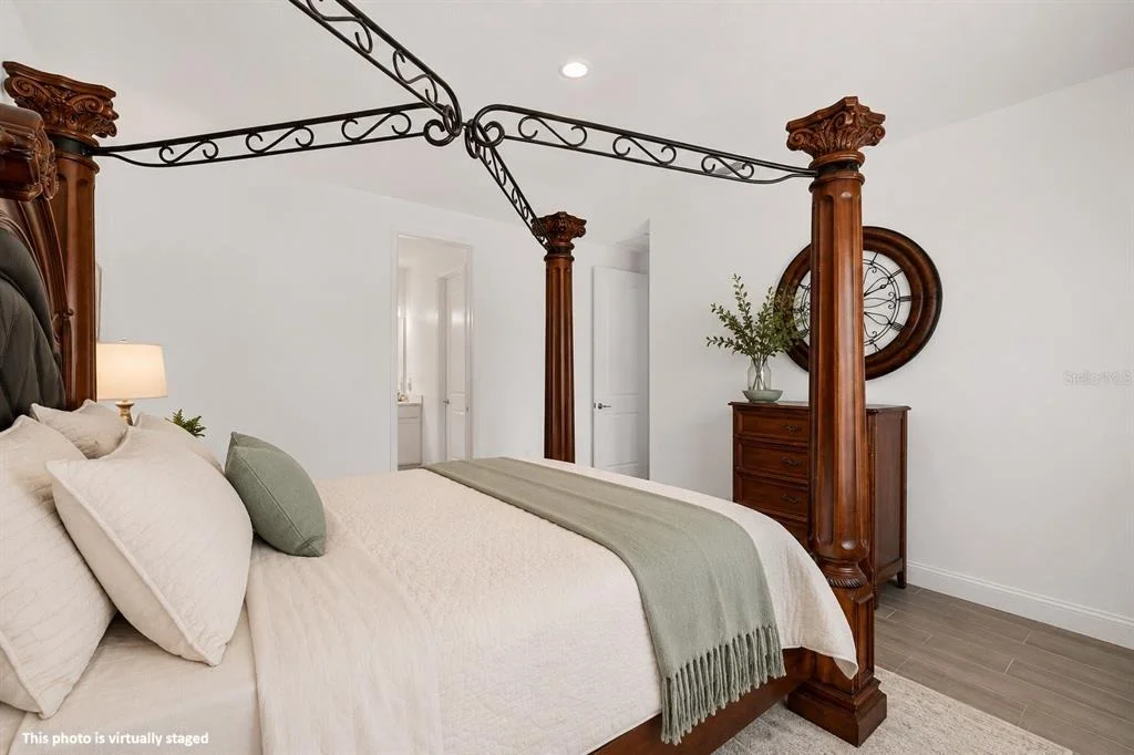 Photo of 2173 RAGLAN CIRCLE