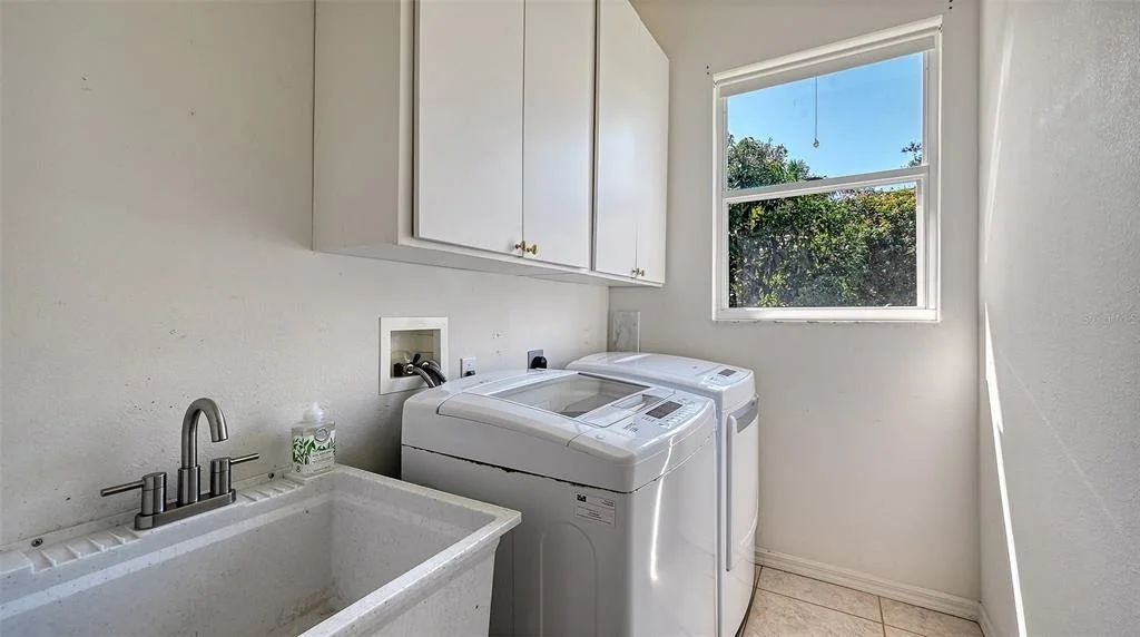 Photo of 335 PARK TRACE BOULEVARD