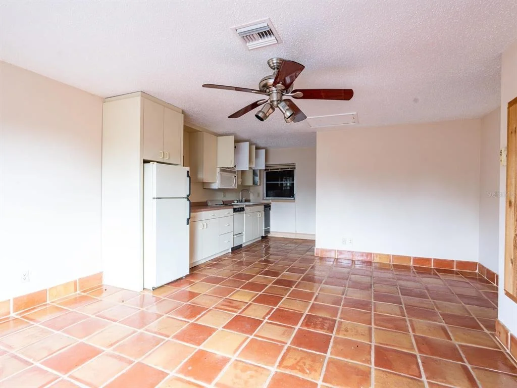Photo of 600 N JACKSON ROAD