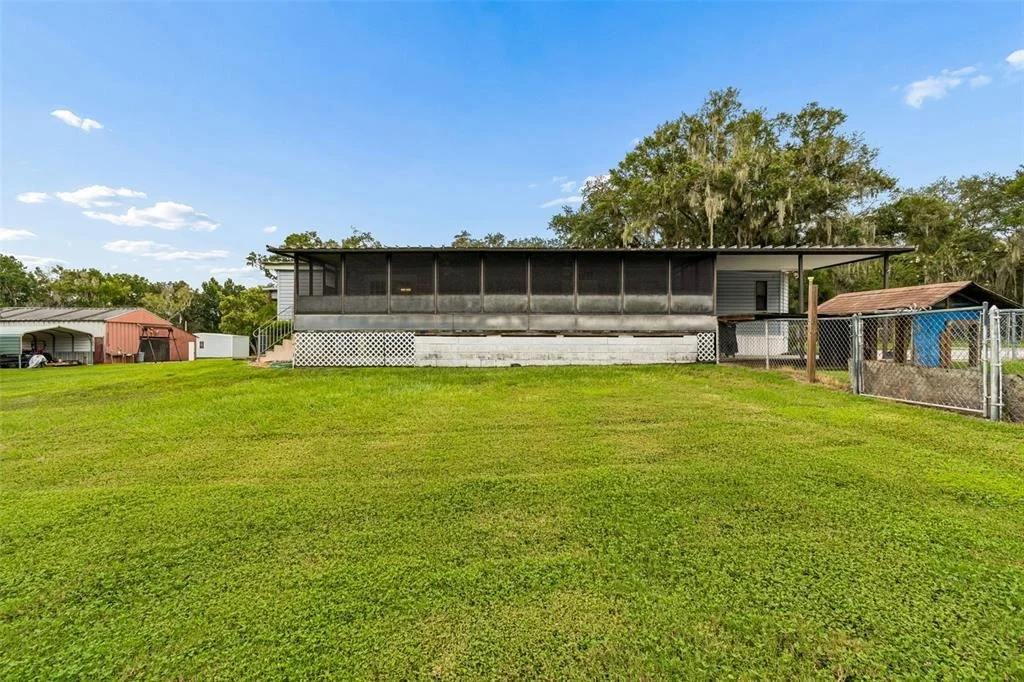 Photo of 6325 OAKVIEW LANE